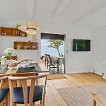 Holiday home Front In With Wifi Ronne