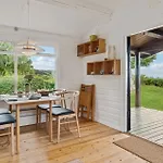 Front In With Wifi Holiday home *